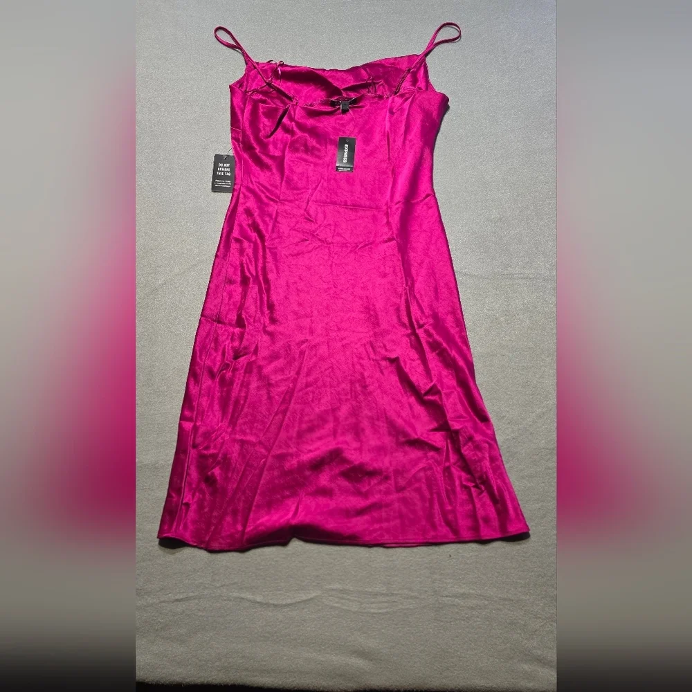 Express NWT Fuchsia Spaghetti Strap Mini Dress PTP 19 Length 32 - Picture 2 of 7